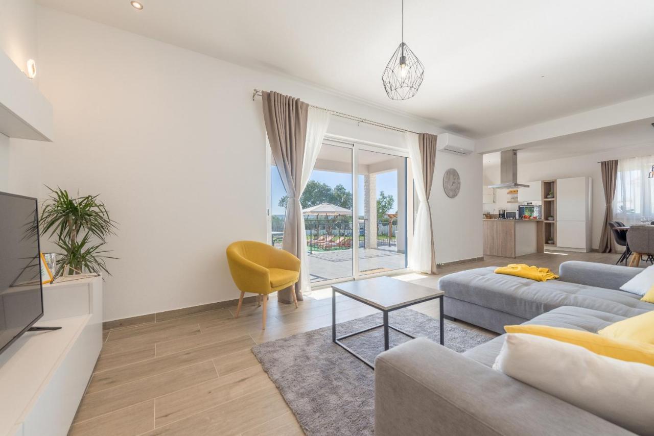 Villa Tara Zadarvillas Tinj Eksteriør billede