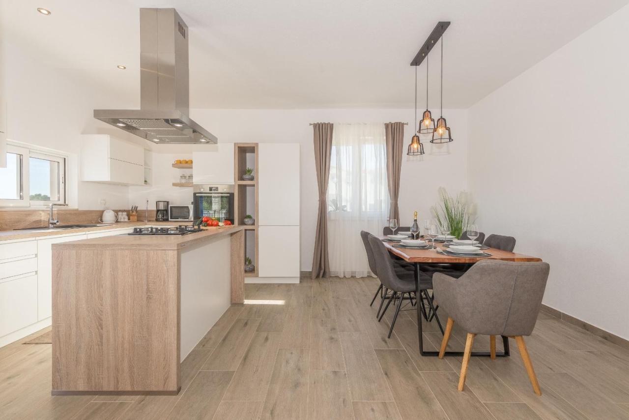Villa Tara Zadarvillas Tinj Eksteriør billede