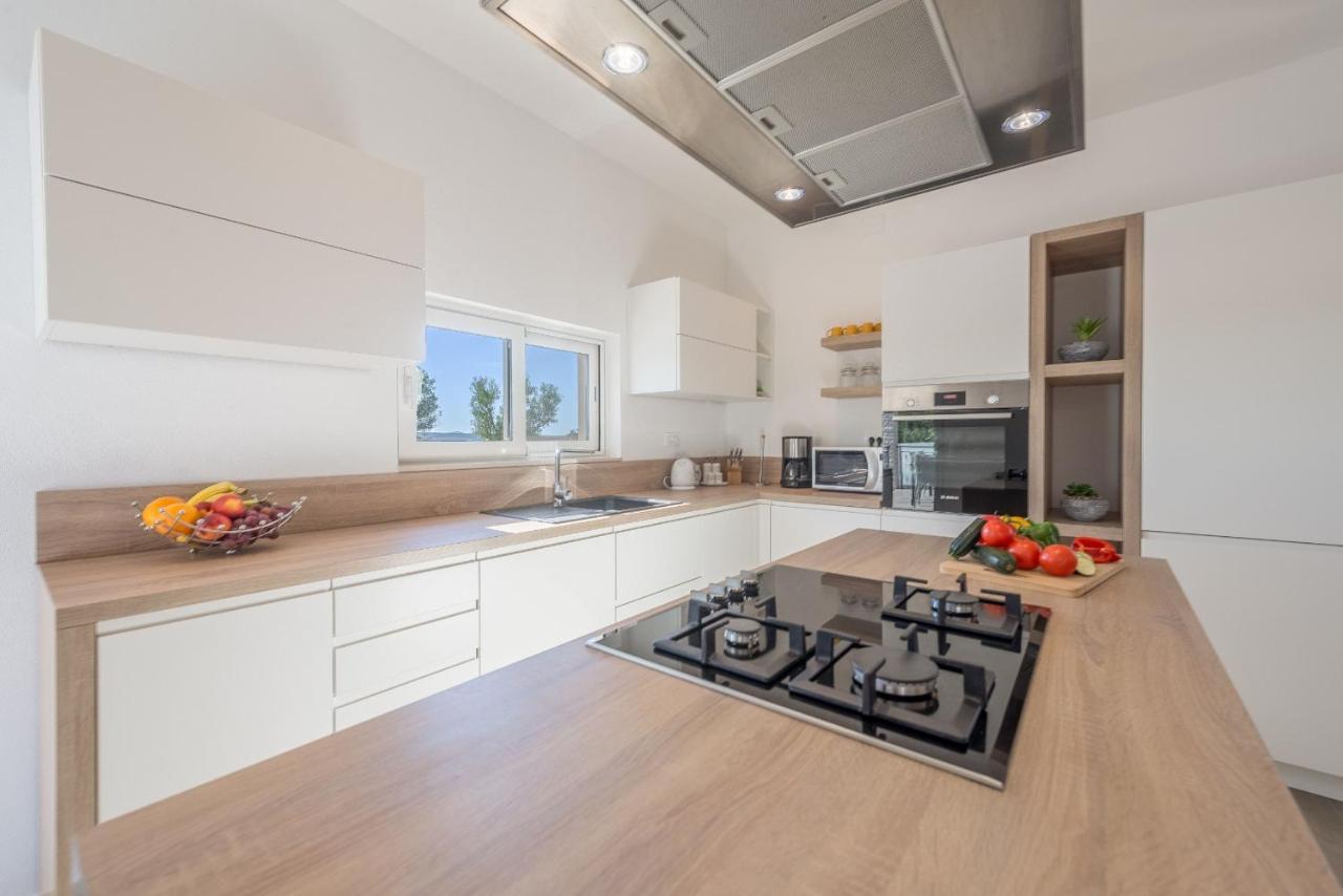 Villa Tara Zadarvillas Tinj Eksteriør billede